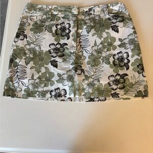 Fashion Bug Green and White Mini Skirt Casual Resort Wear